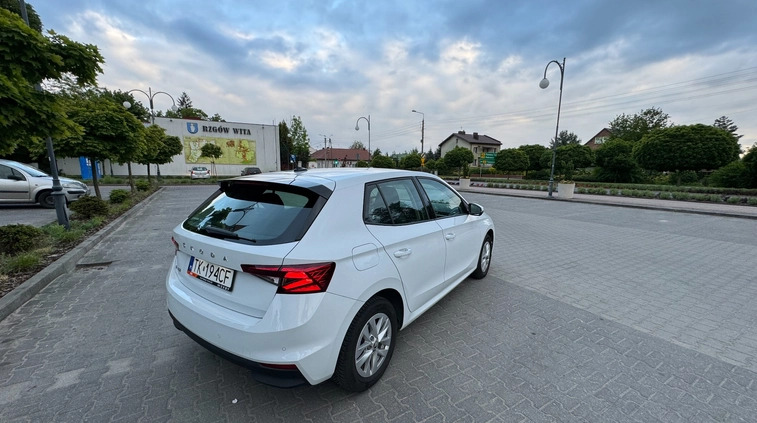 Skoda Fabia cena 68900 przebieg: 43200, rok produkcji 2022 z Pabianice małe 106